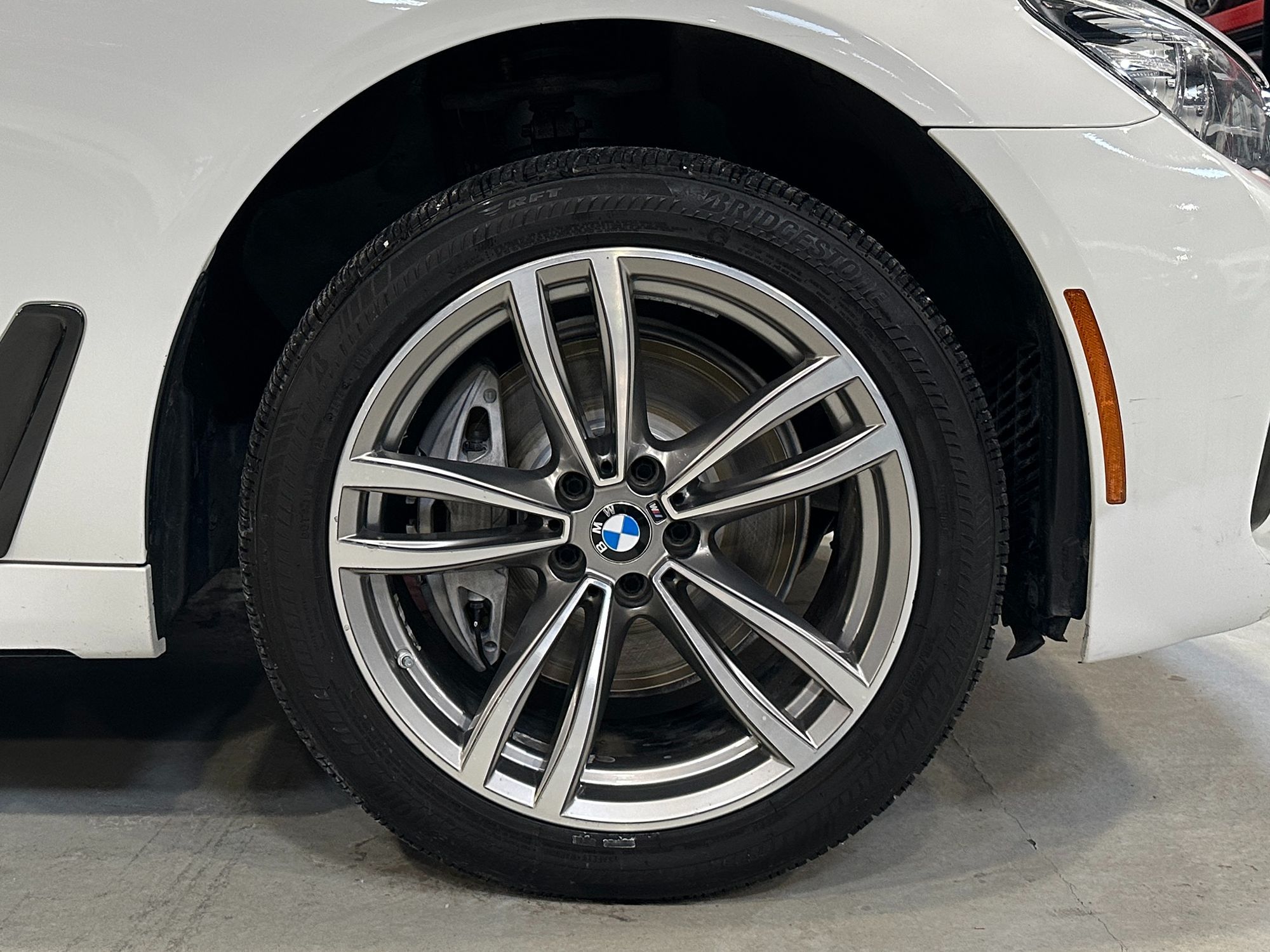 Photo 12 of this BMW 7 Series