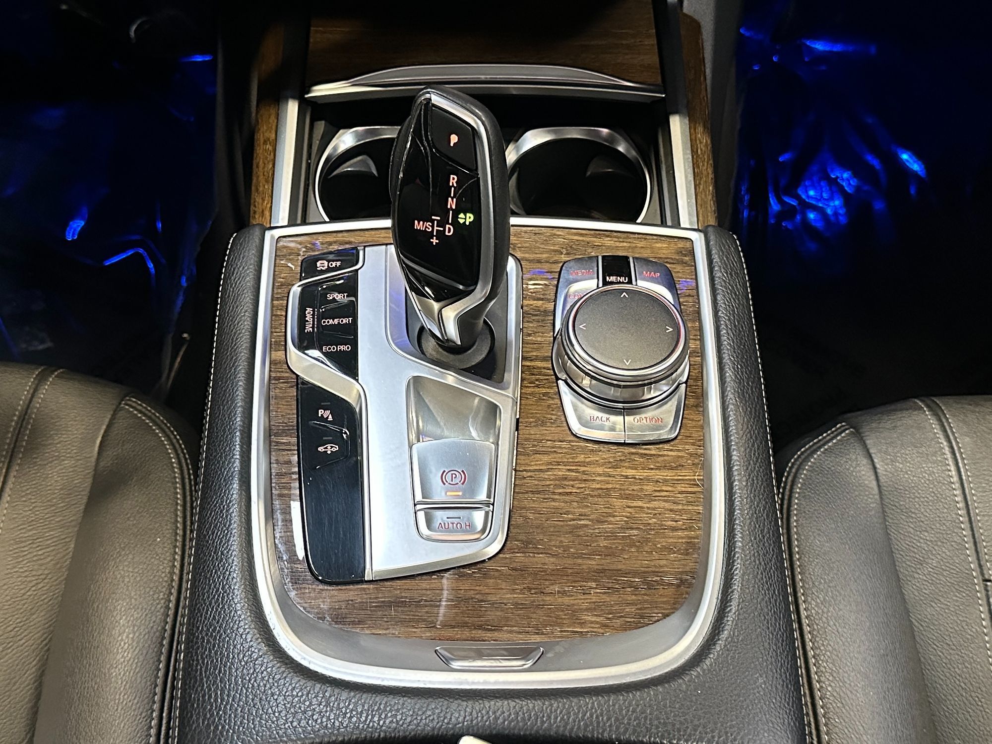 Photo 23 of this BMW 7 Series