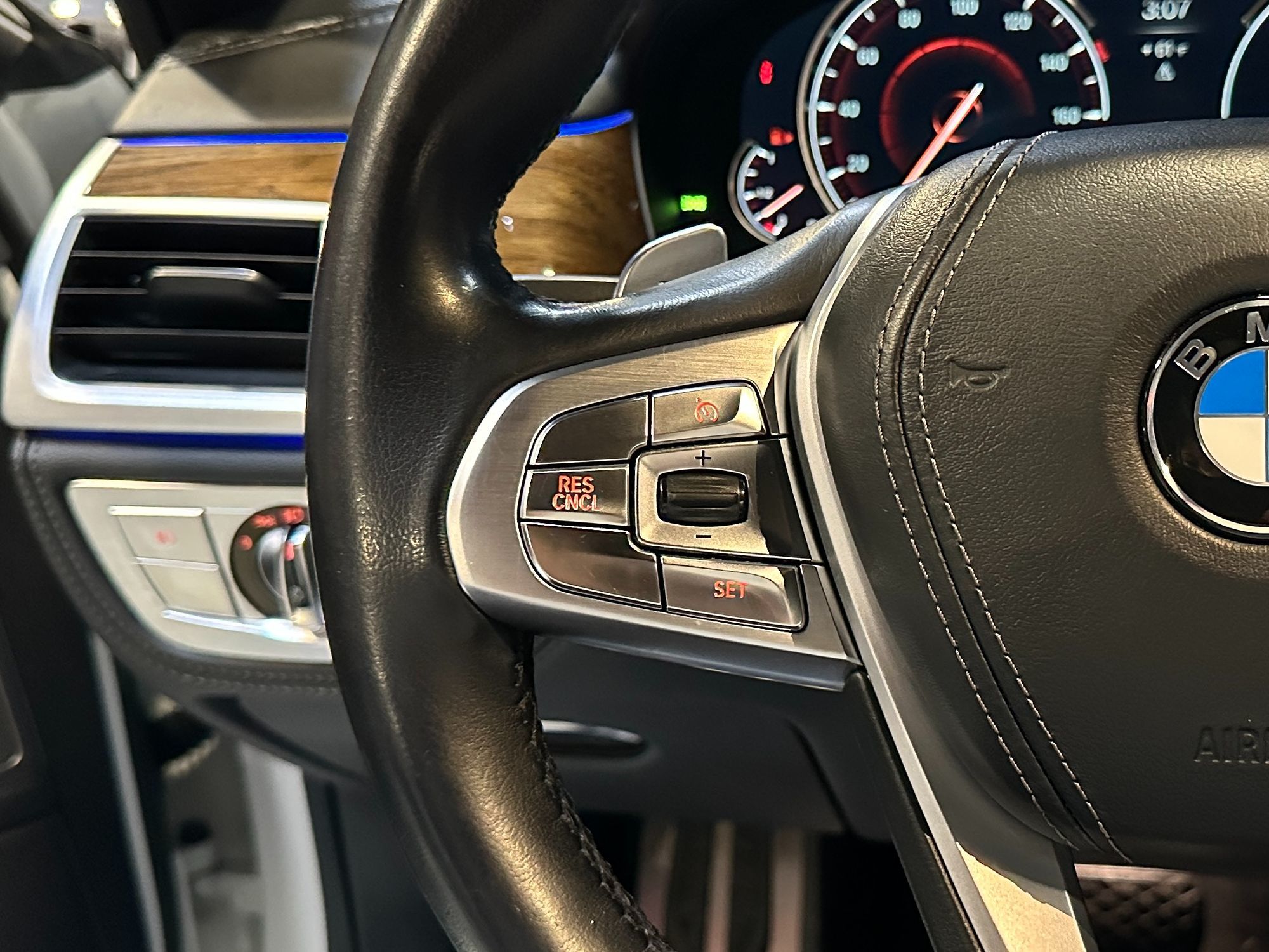Photo 20 of this BMW 7 Series