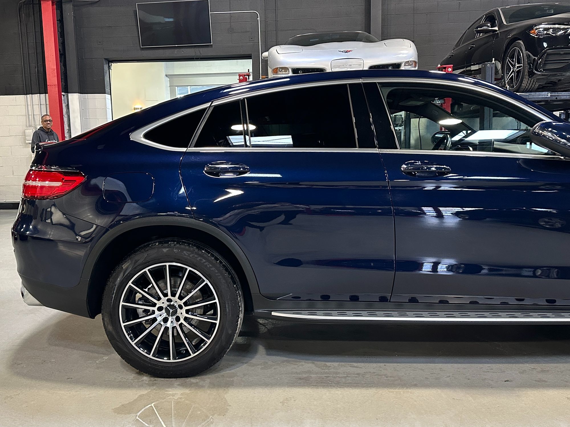 Photo 9 of this Mercedes-Benz GLC 300