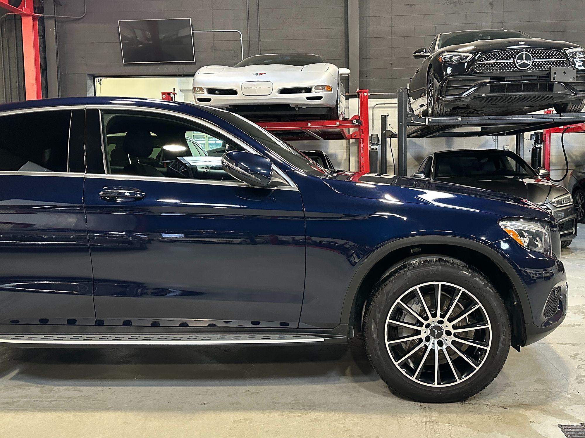 Photo 11 of this Mercedes-Benz GLC 300