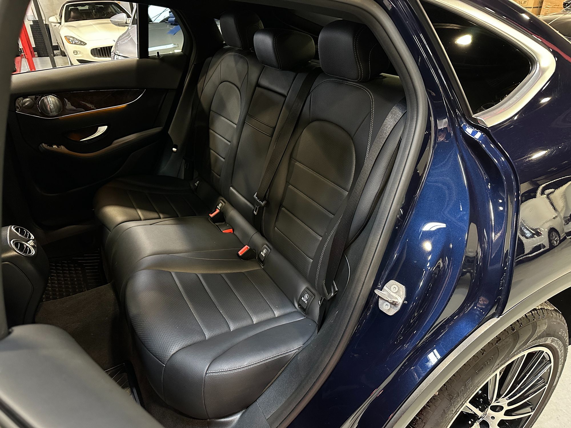 Photo 26 of this Mercedes-Benz GLC 300