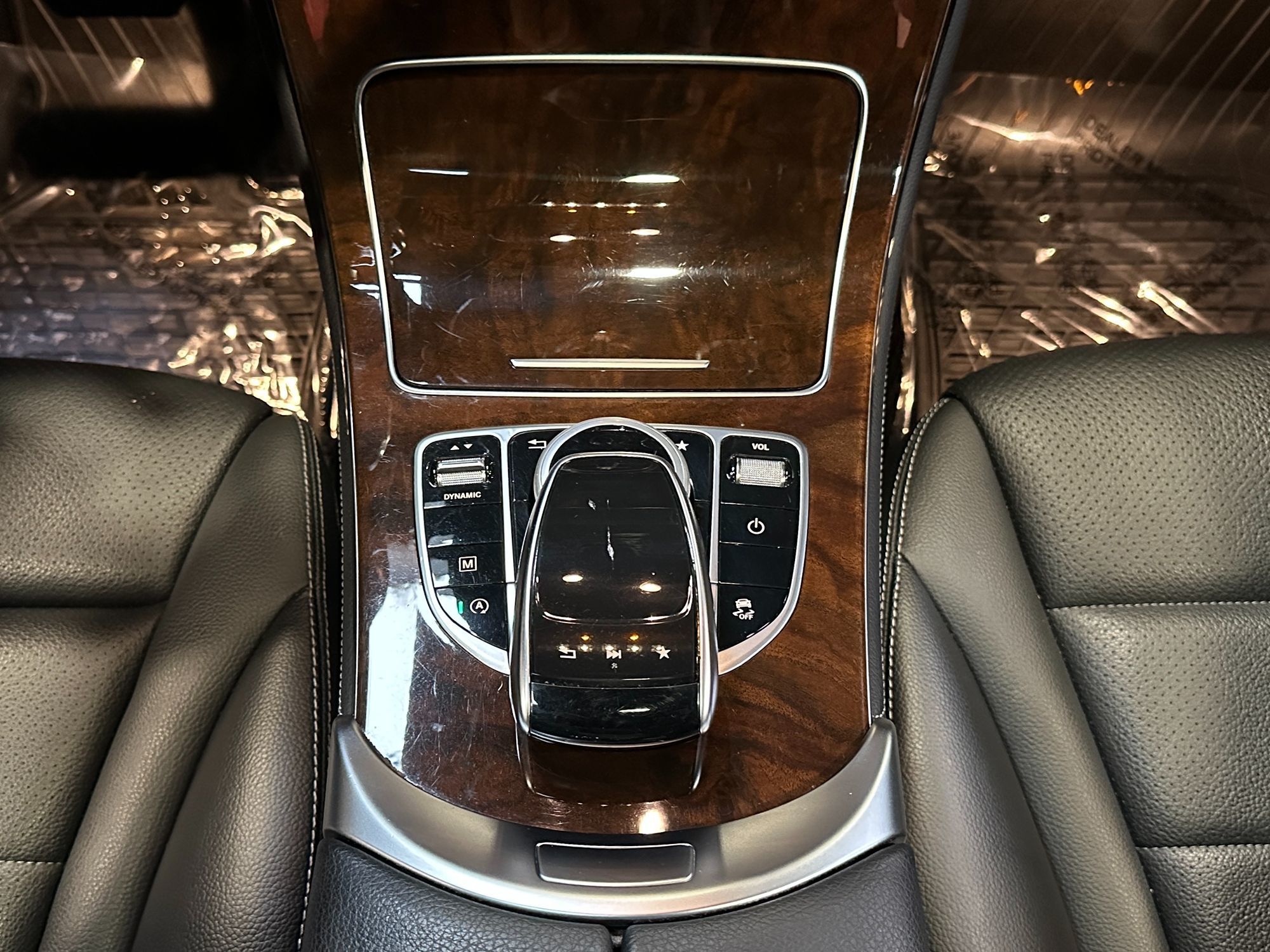 Photo 23 of this Mercedes-Benz GLC 300