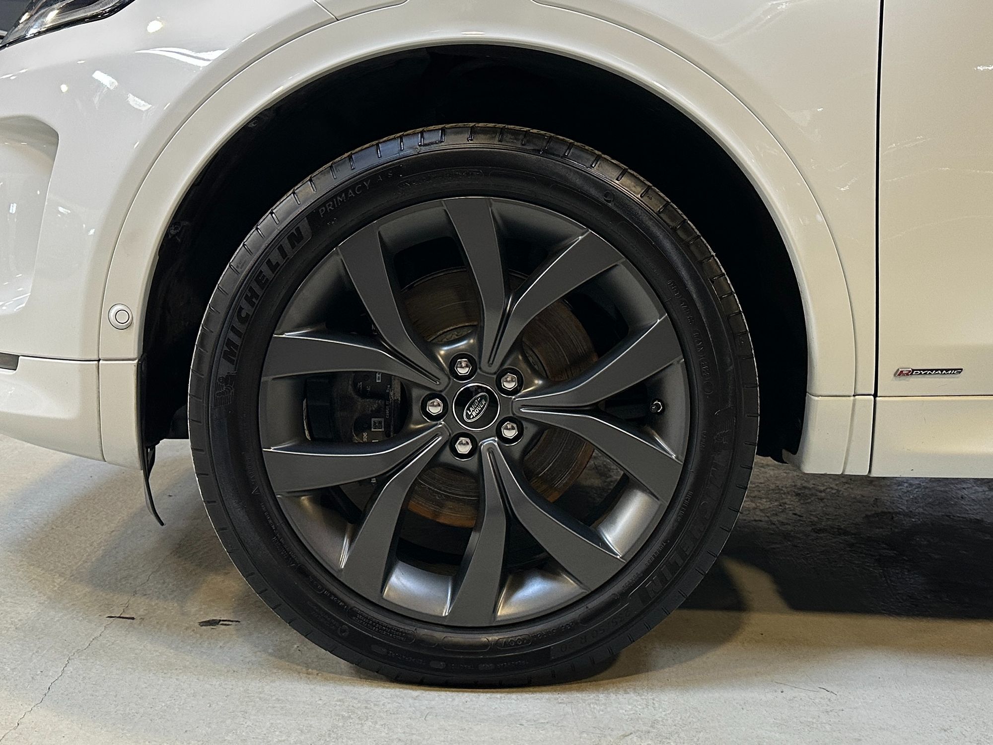 Photo 3 of this Land Rover Discovery Sport
