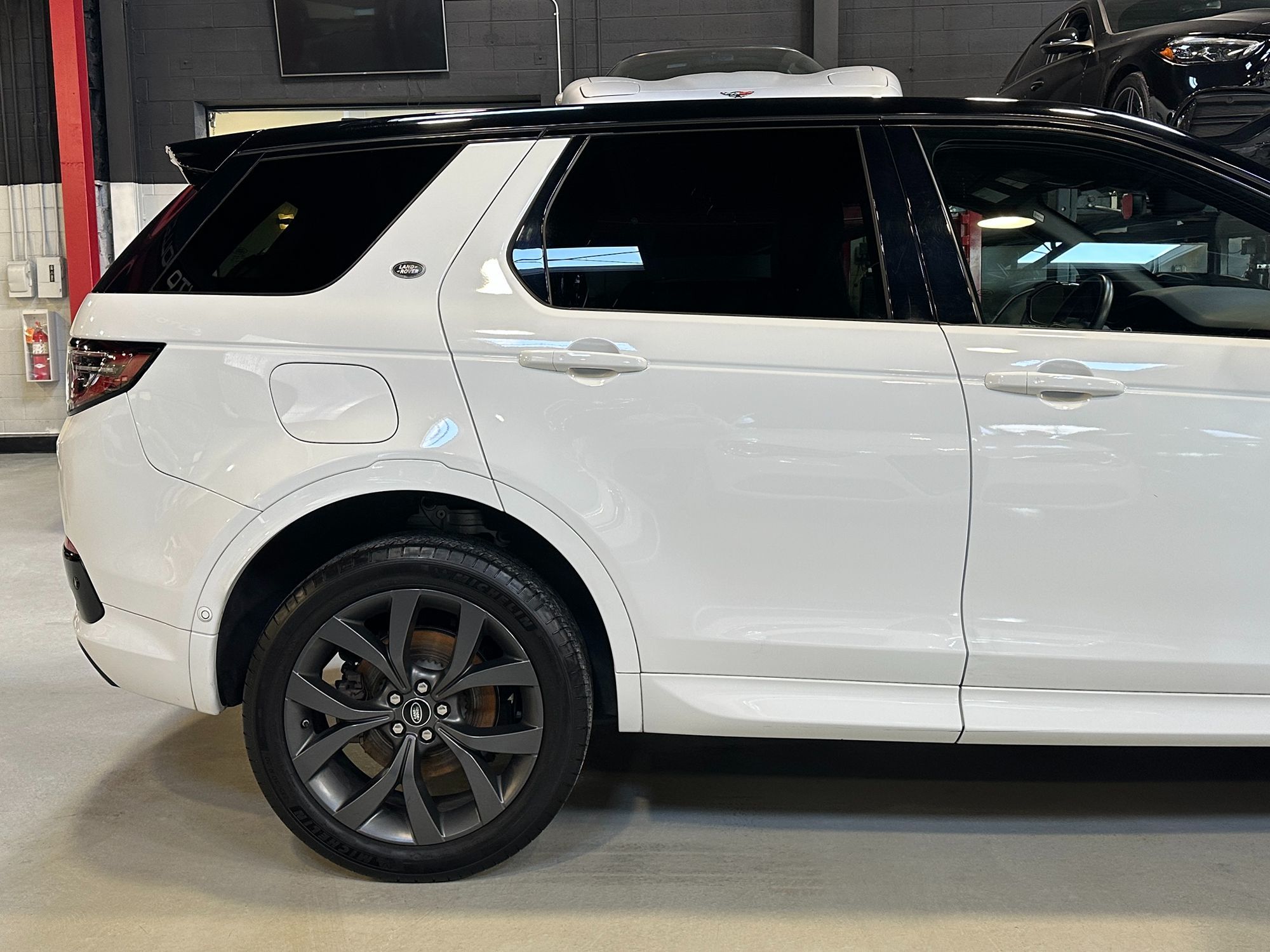 Photo 9 of this Land Rover Discovery Sport