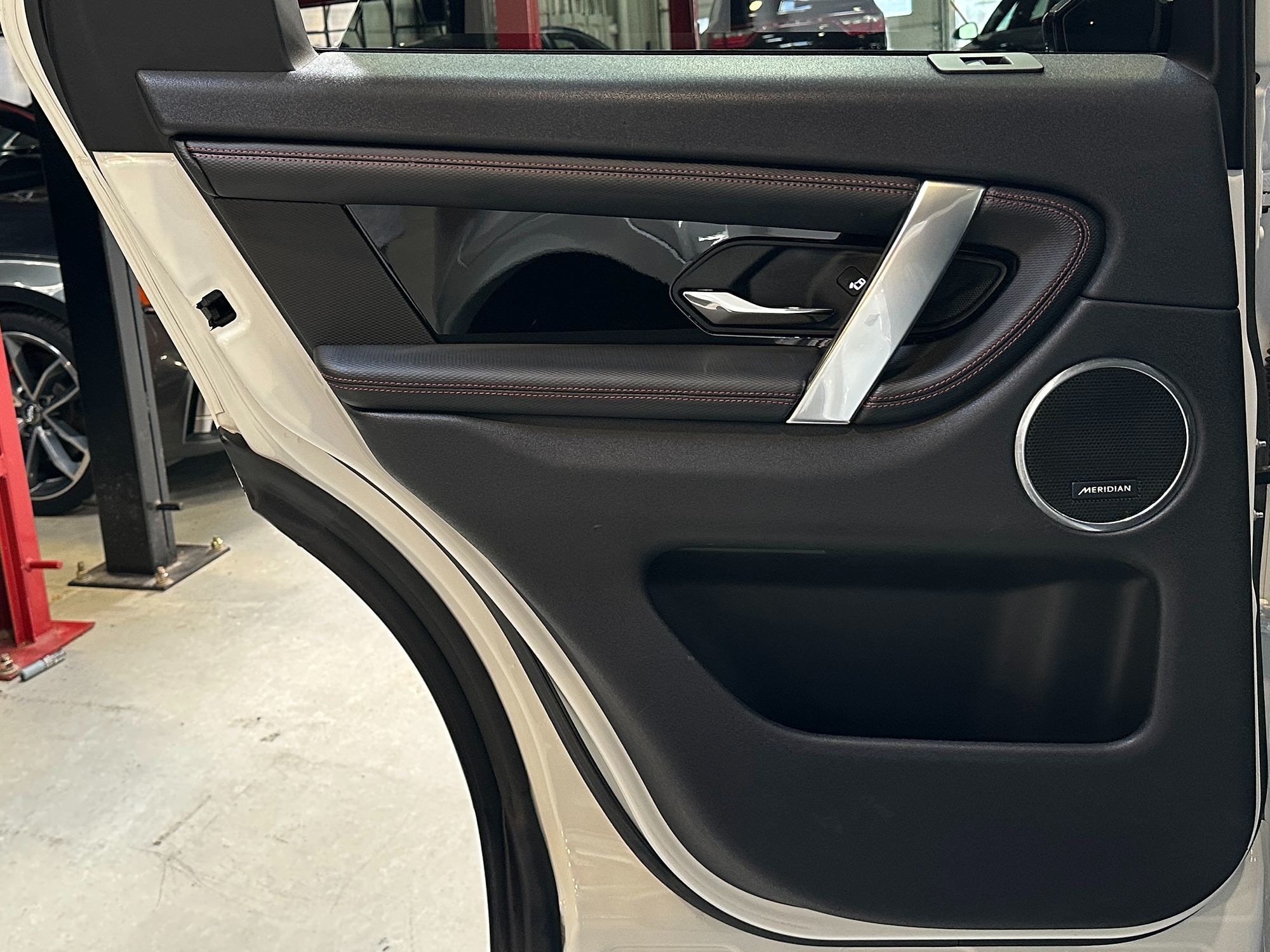 Photo 24 of this Land Rover Discovery Sport