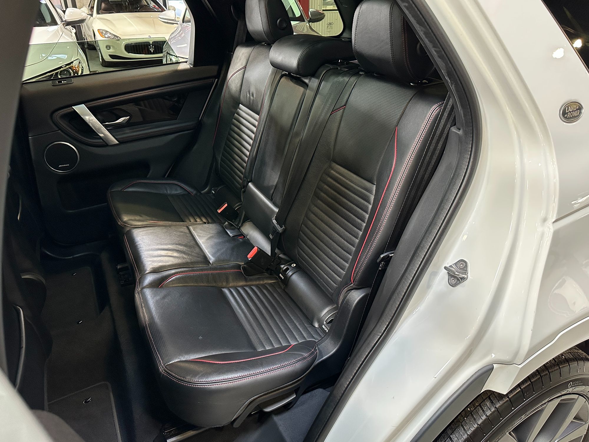 Photo 25 of this Land Rover Discovery Sport