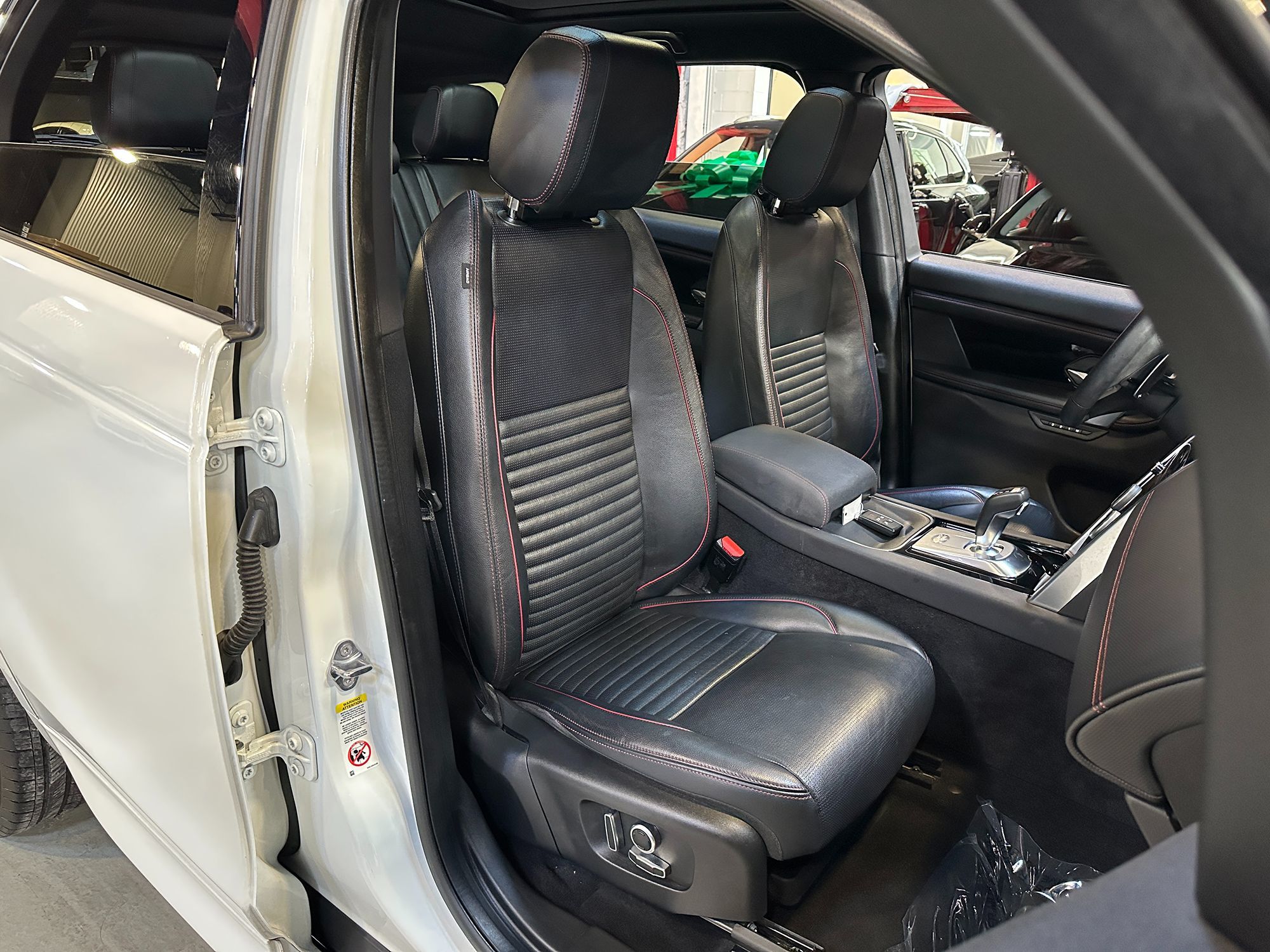 Photo 29 of this Land Rover Discovery Sport