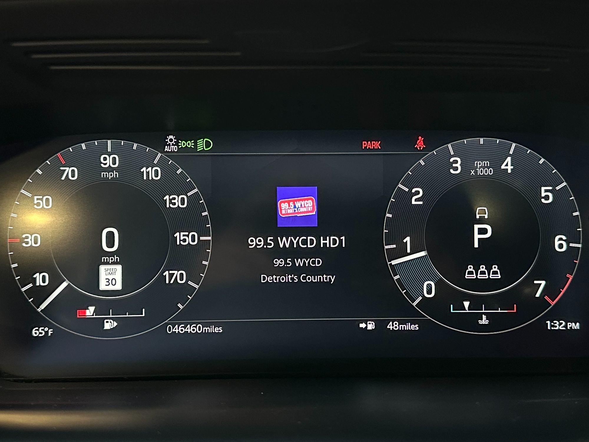 Photo 17 of this Land Rover Discovery Sport