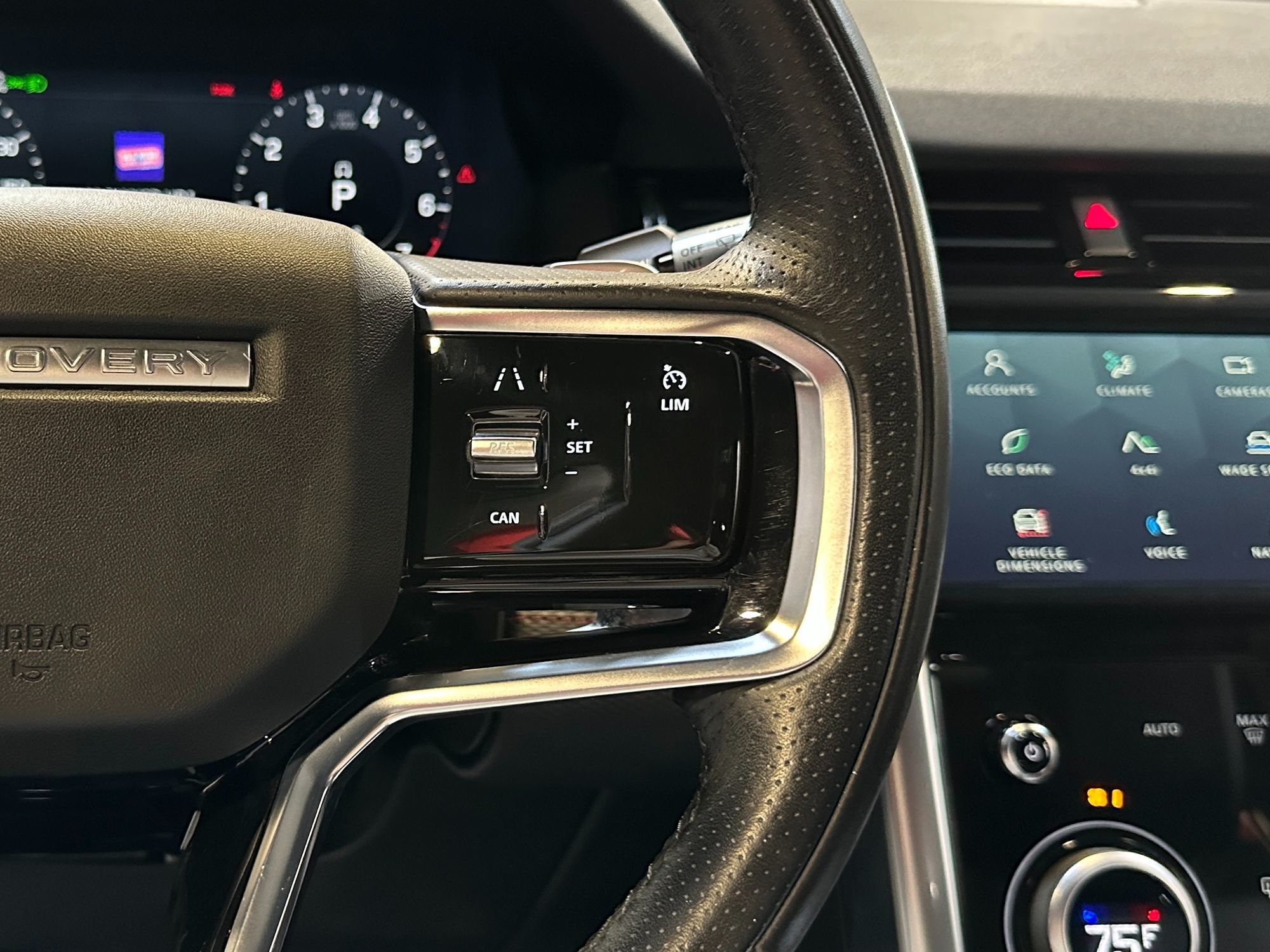 Photo 20 of this Land Rover Discovery Sport