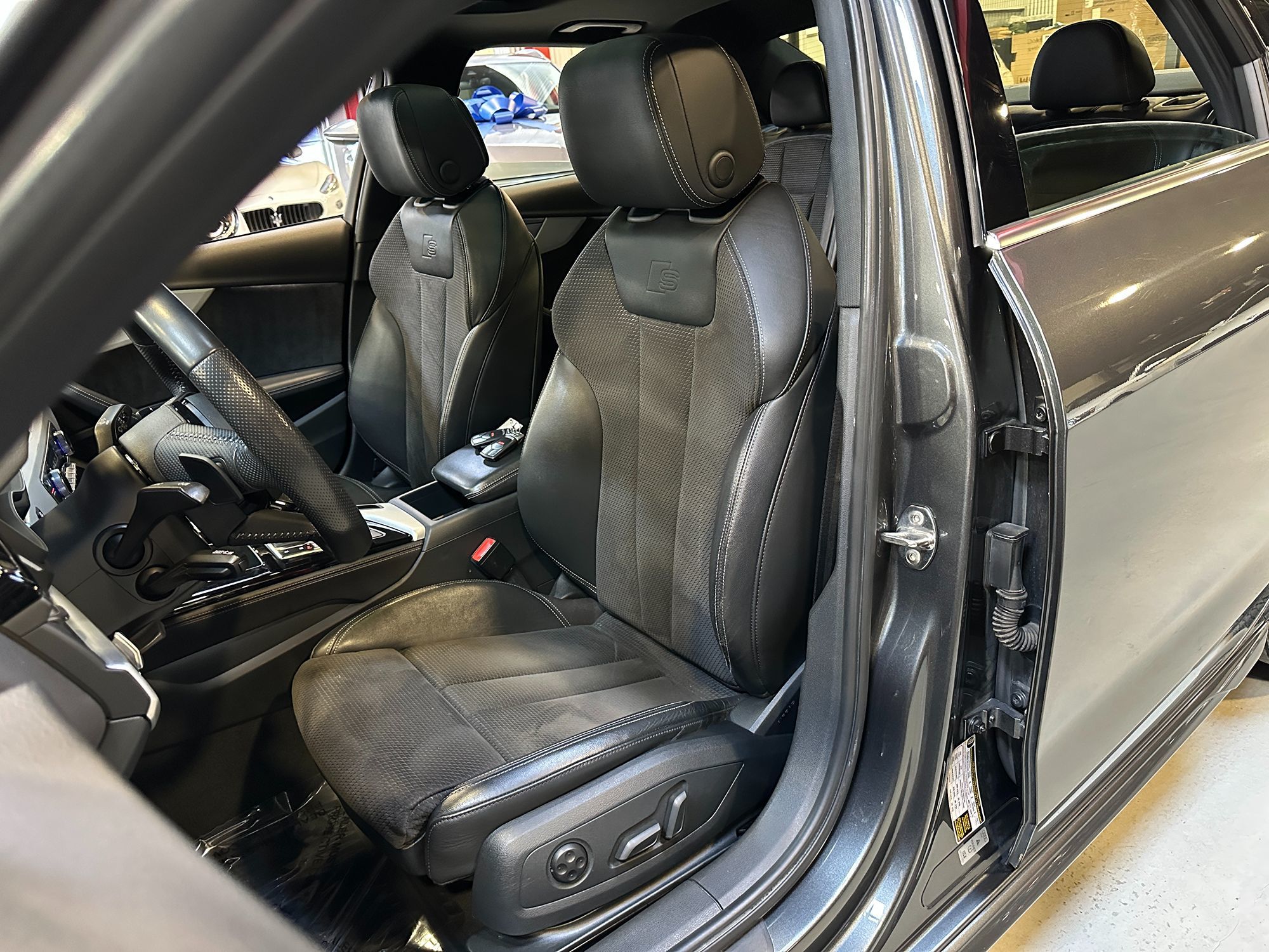Photo 16 of this Audi A4 Sedan