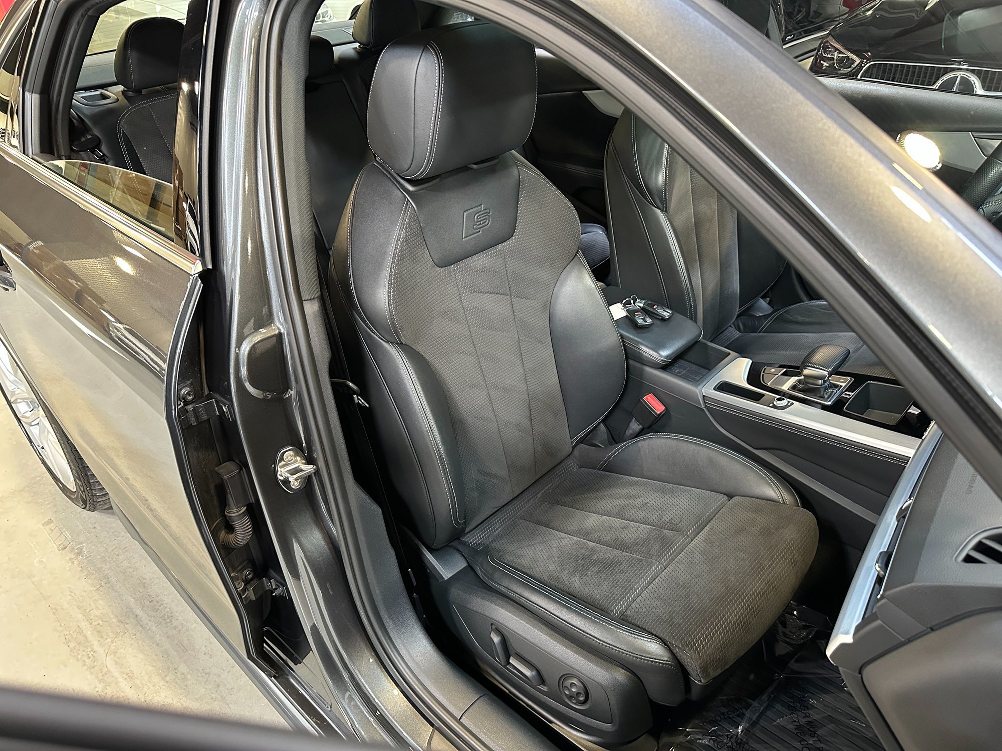 Photo 28 of this Audi A4 Sedan