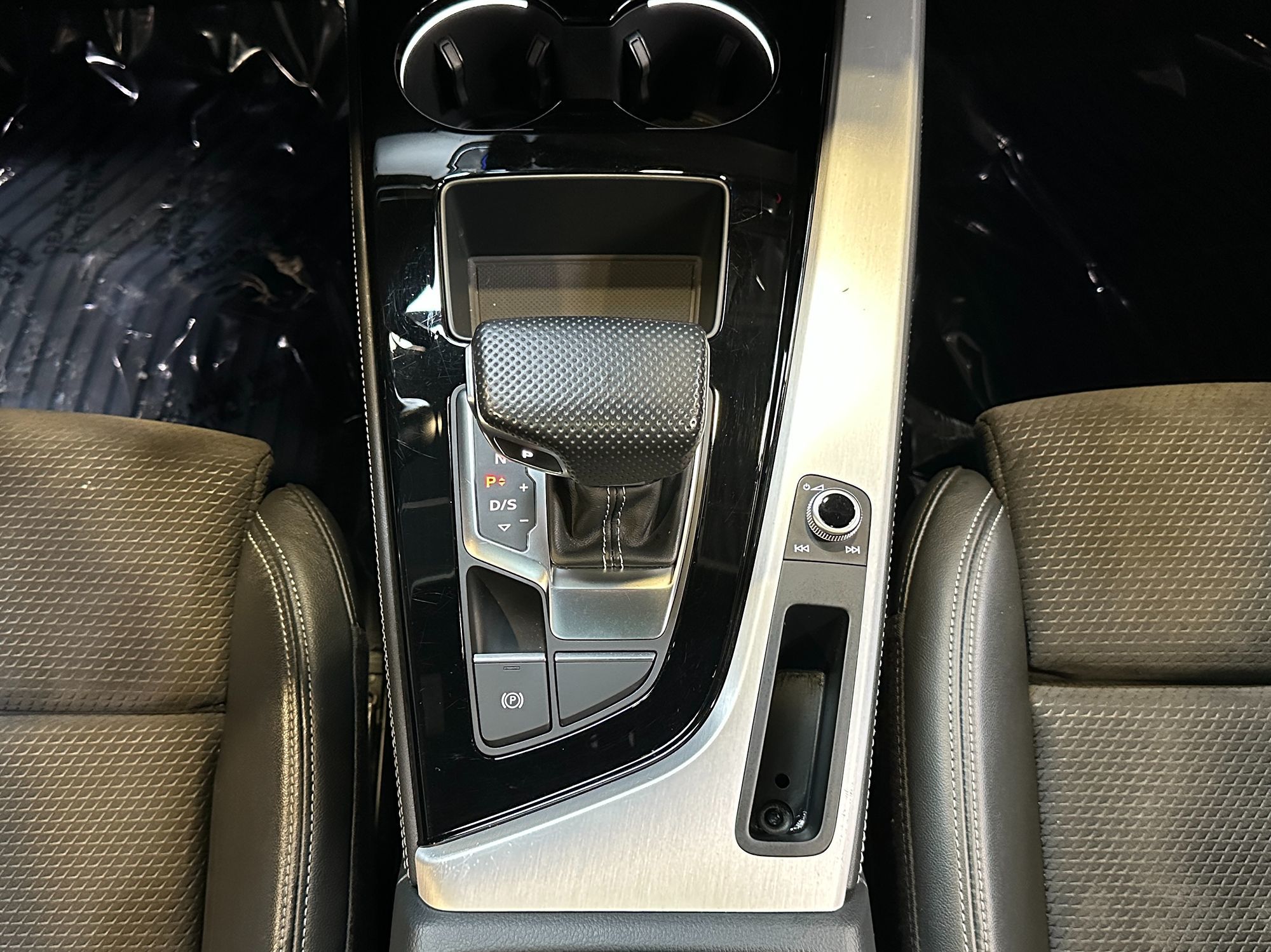 Photo 21 of this Audi A4 Sedan