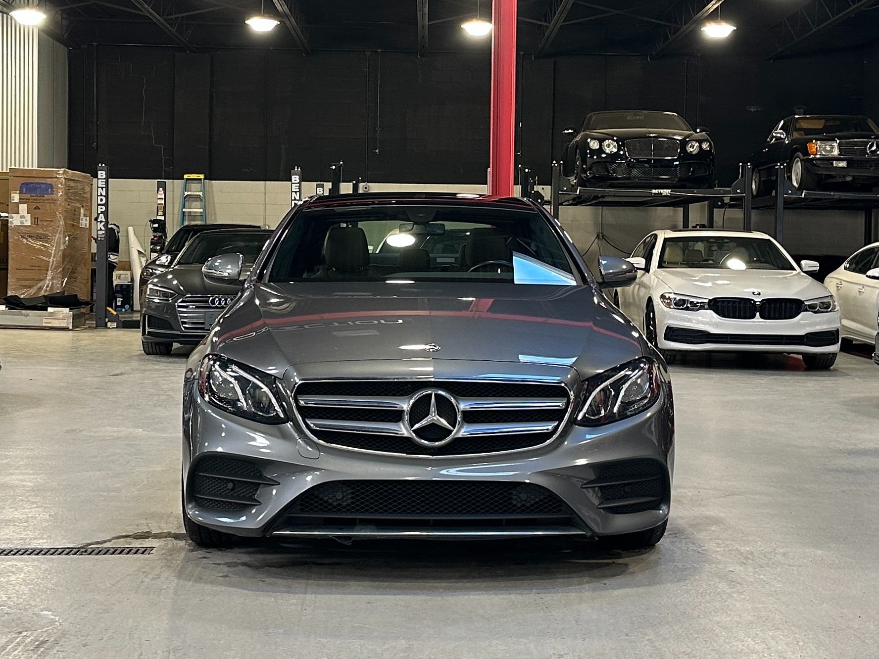 Photo 14 of this Mercedes-Benz E 400