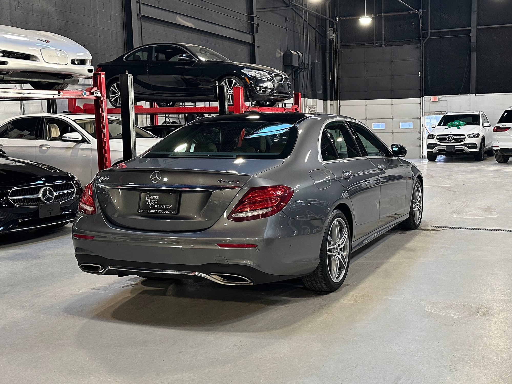 Photo 8 of this Mercedes-Benz E 400