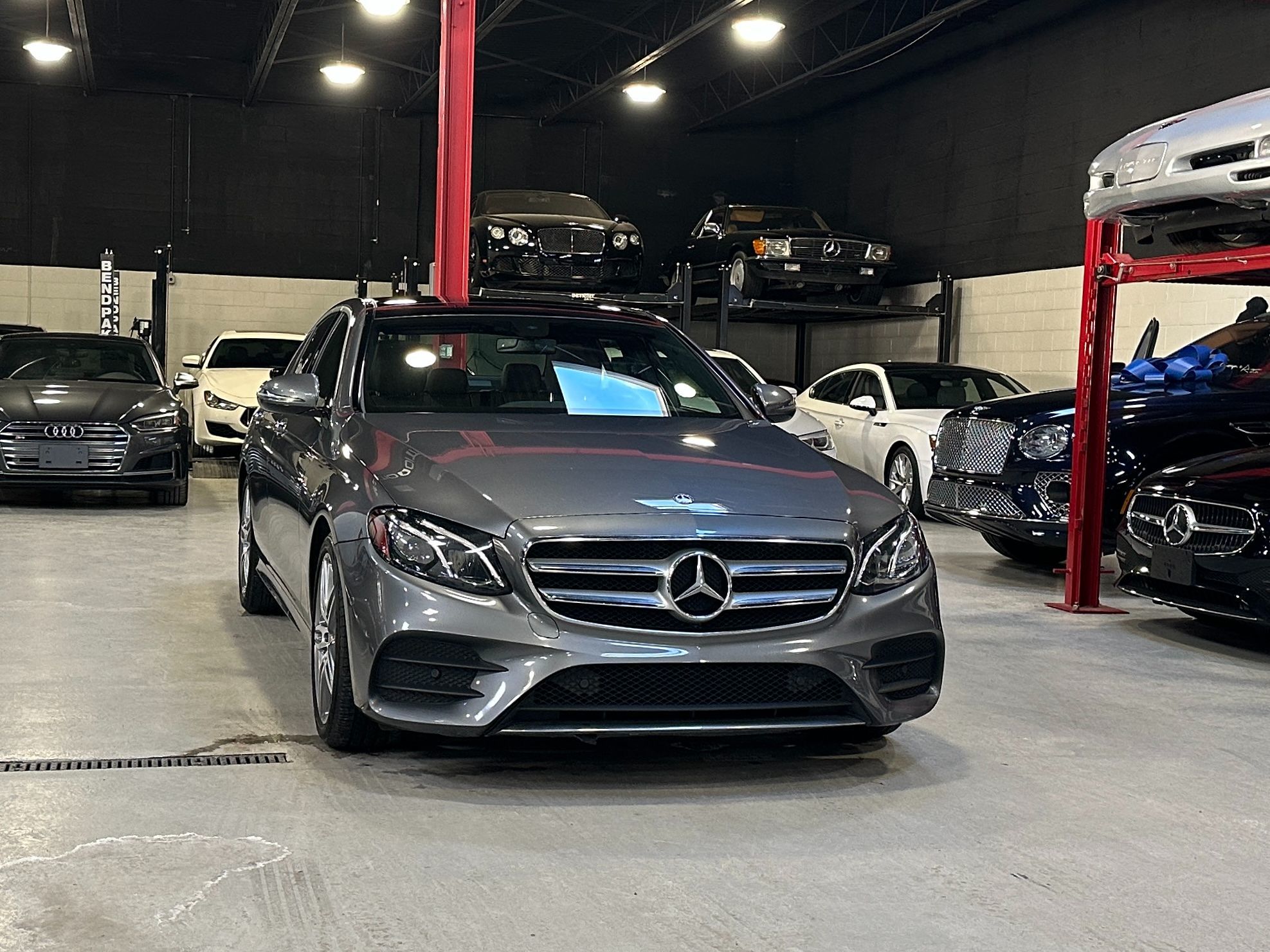 Photo 13 of this Mercedes-Benz E 400