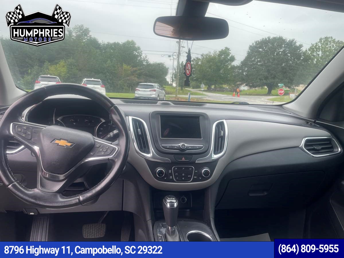 Photo 7 of this Chevrolet Equinox