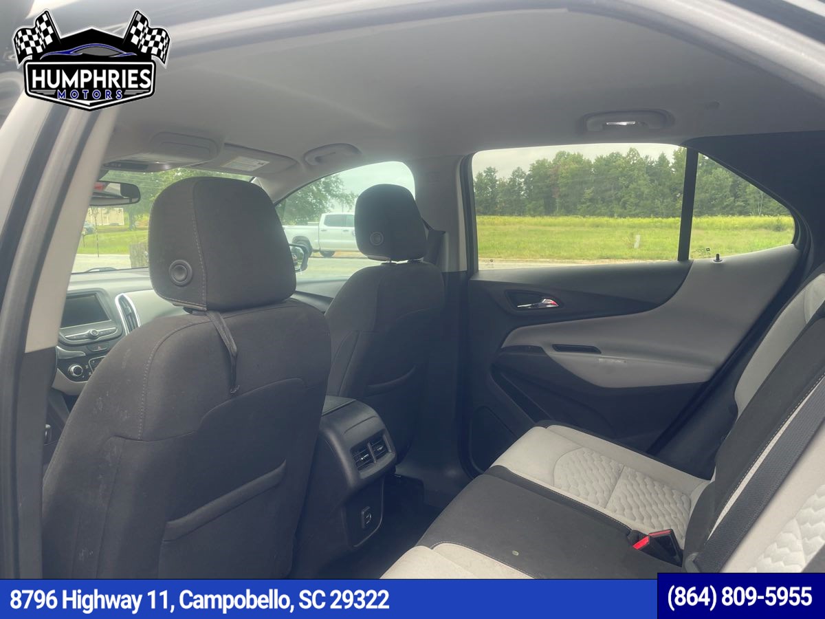 Photo 6 of this Chevrolet Equinox