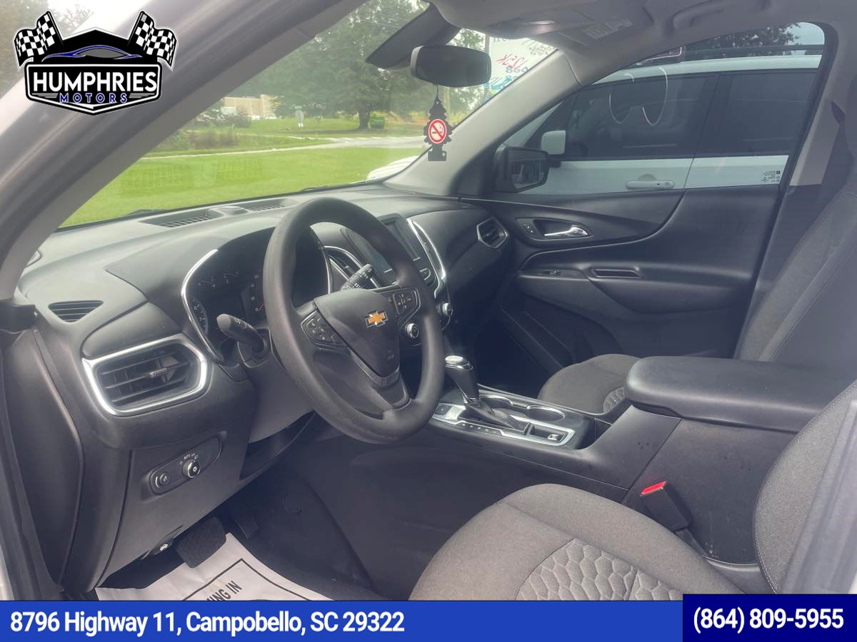 Photo 5 of this Chevrolet Equinox