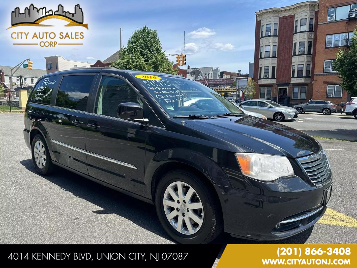 2016 Chrysler Town & Country Touring