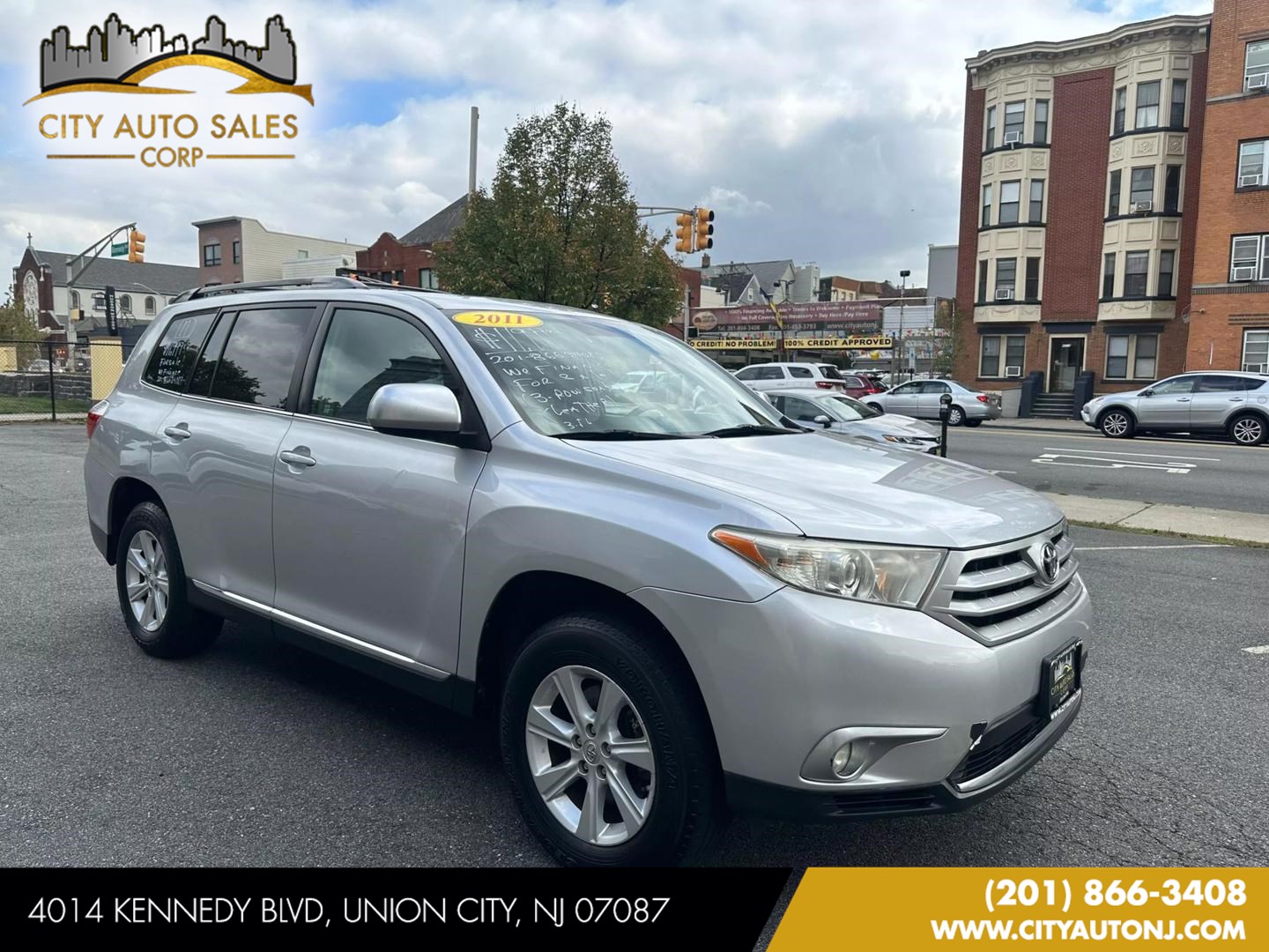 2011 Toyota Highlander SE