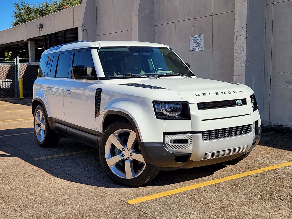 2022 Land Rover Defender SE