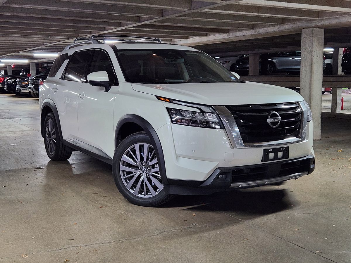 2024 Nissan Pathfinder SL