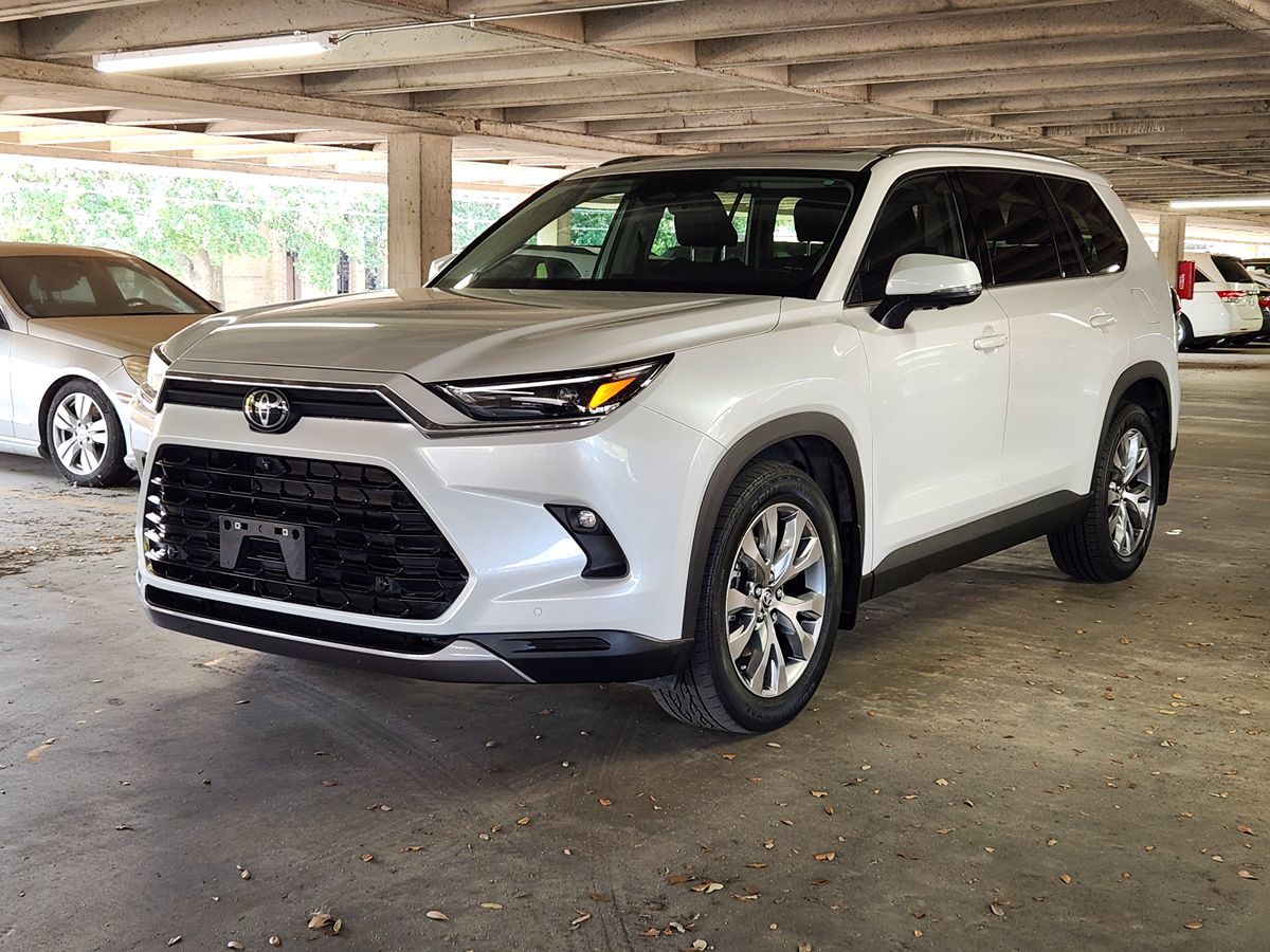 2024 Toyota Grand Highlander Limited photo 3