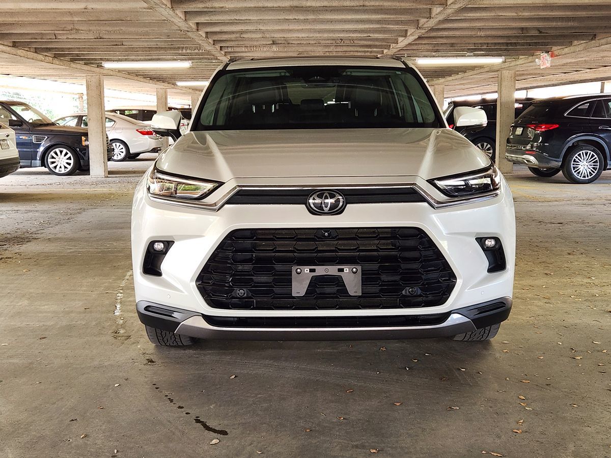 2024 Toyota Grand Highlander Limited photo 2