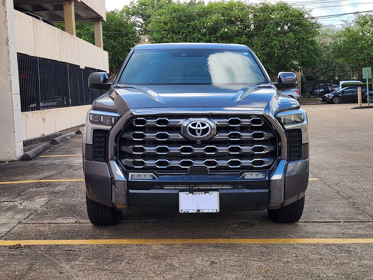 2022 Toyota Tundra Platinum photo 2