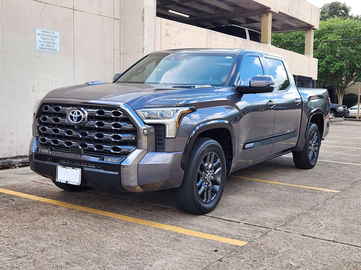 2022 Toyota Tundra Platinum photo 3