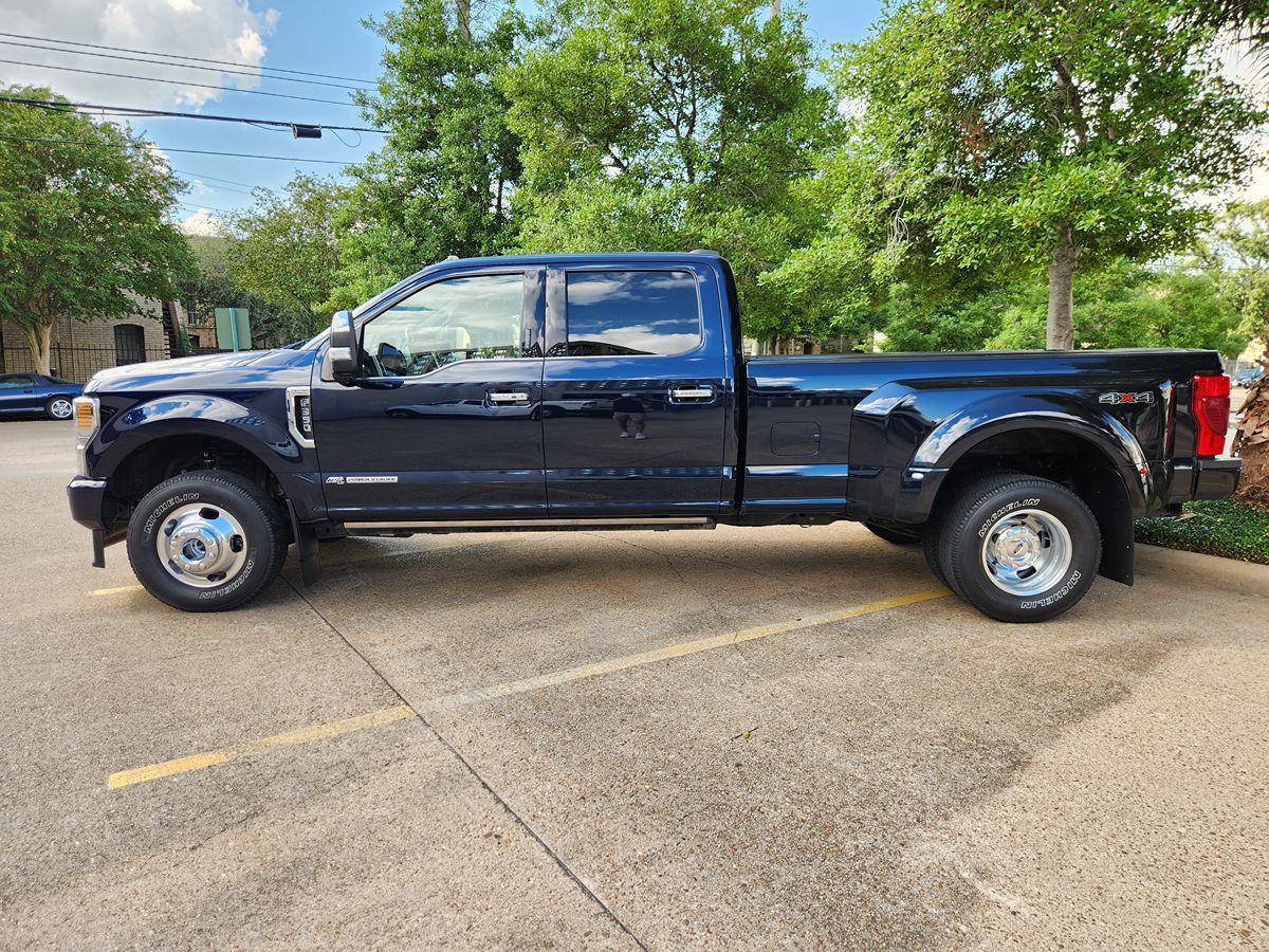 2022 Ford F-350 Platinum photo 4