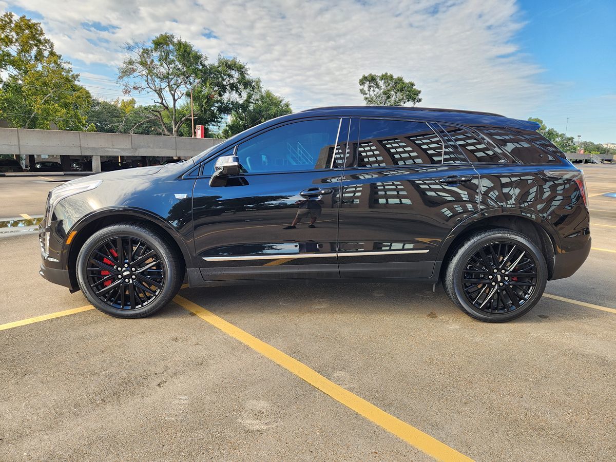 2022 Cadillac XT5 Sport photo 3