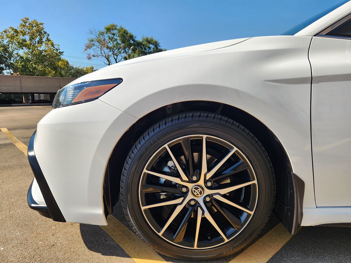 2023 Toyota Camry SE photo 4
