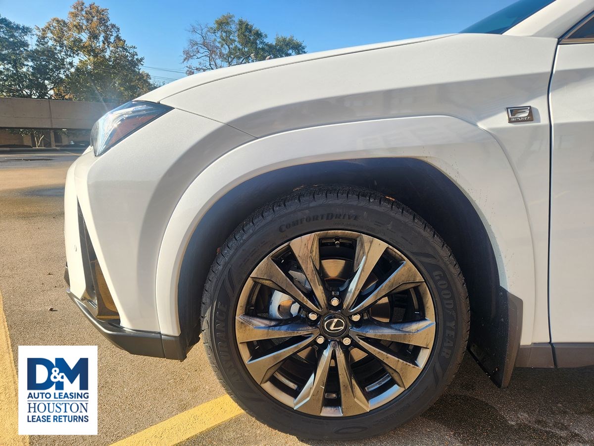 2022 Lexus UX 200 F SPORT photo 4