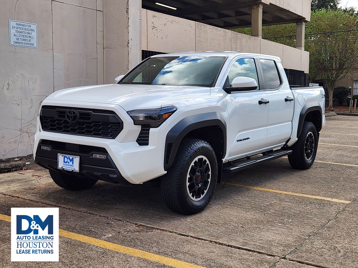 2024 Toyota Tacoma TRD photo 3