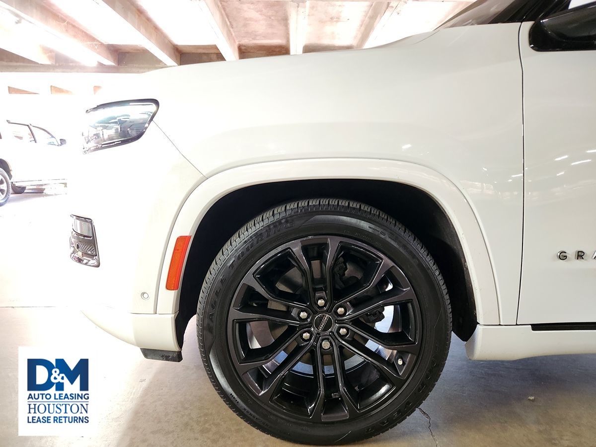 2022 Jeep Grand Wagoneer II Obsidian photo 4