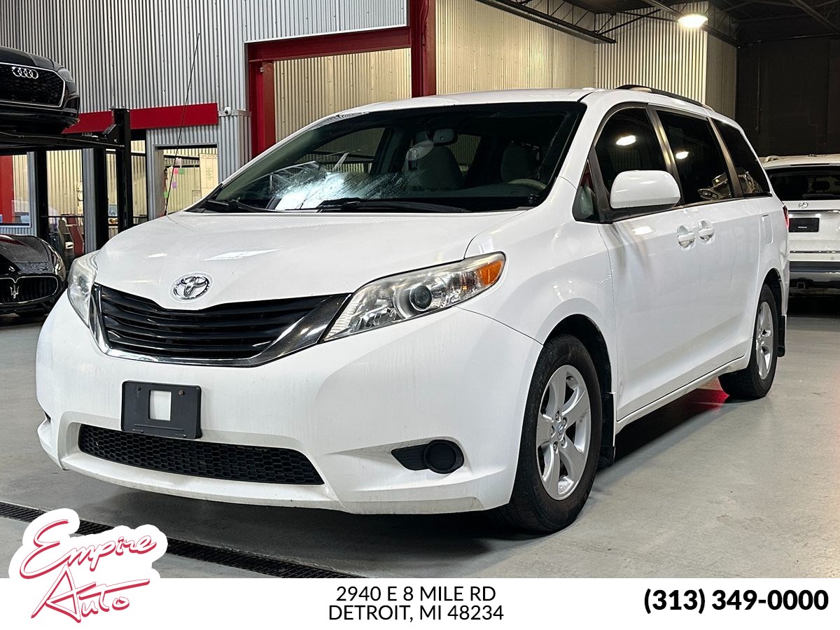 2014 Toyota Sienna LE AAS