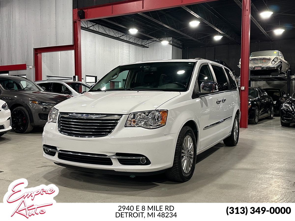 2015 Chrysler Town & Country Touring-L