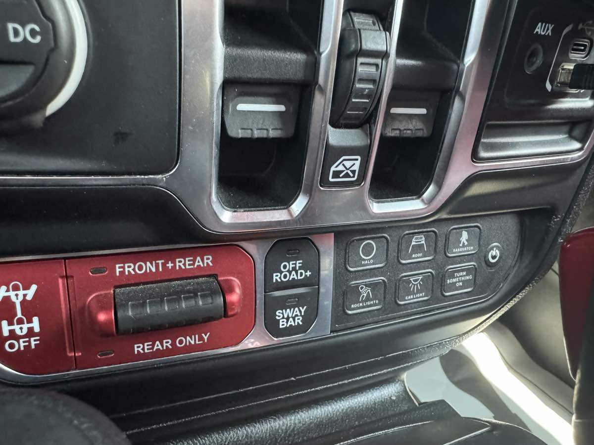 2020 Jeep Gladiator Rubicon - Photo 25