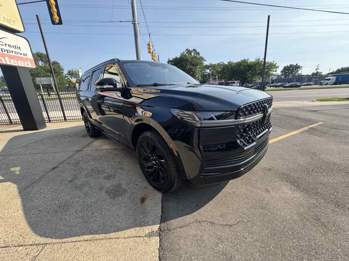 2025 Lincoln Navigator Reserve L - Photo 4