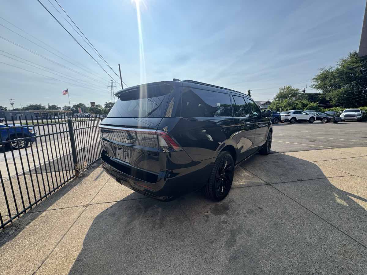 2025 Lincoln Navigator Reserve L - Photo 6