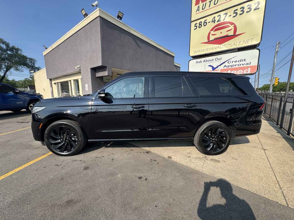 2025 Lincoln Navigator Reserve L - Photo 9