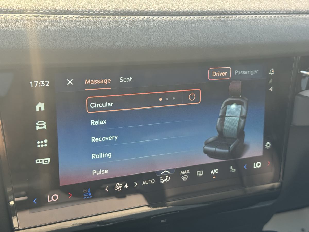 2025 Lincoln Navigator Reserve L - Photo 24