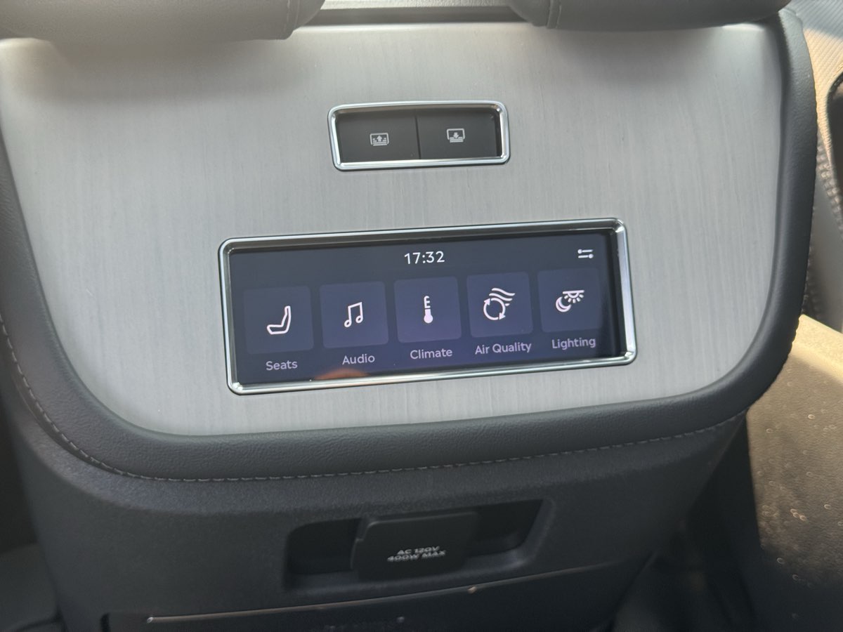2025 Lincoln Navigator Reserve L - Photo 31