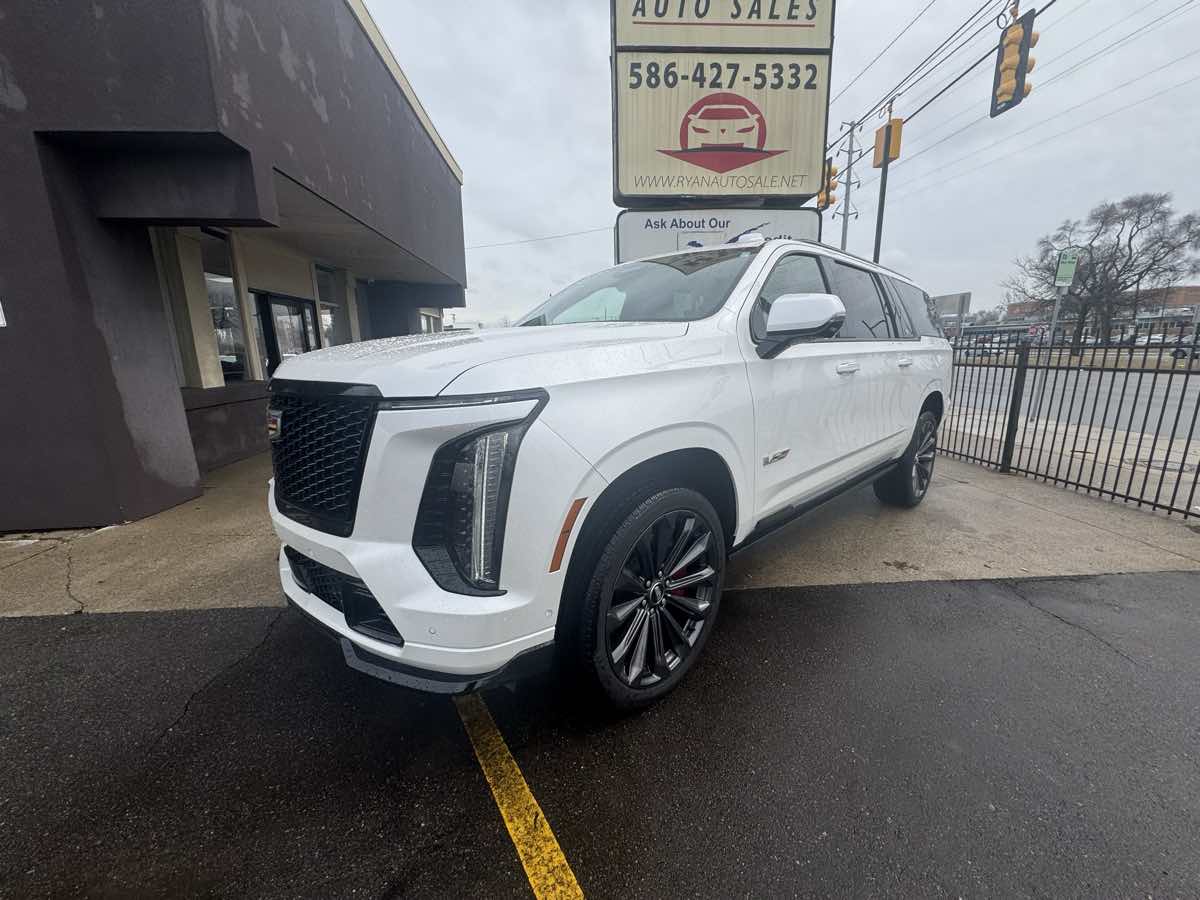 2025 Cadillac Escalade ESV V-Series - Photo 2