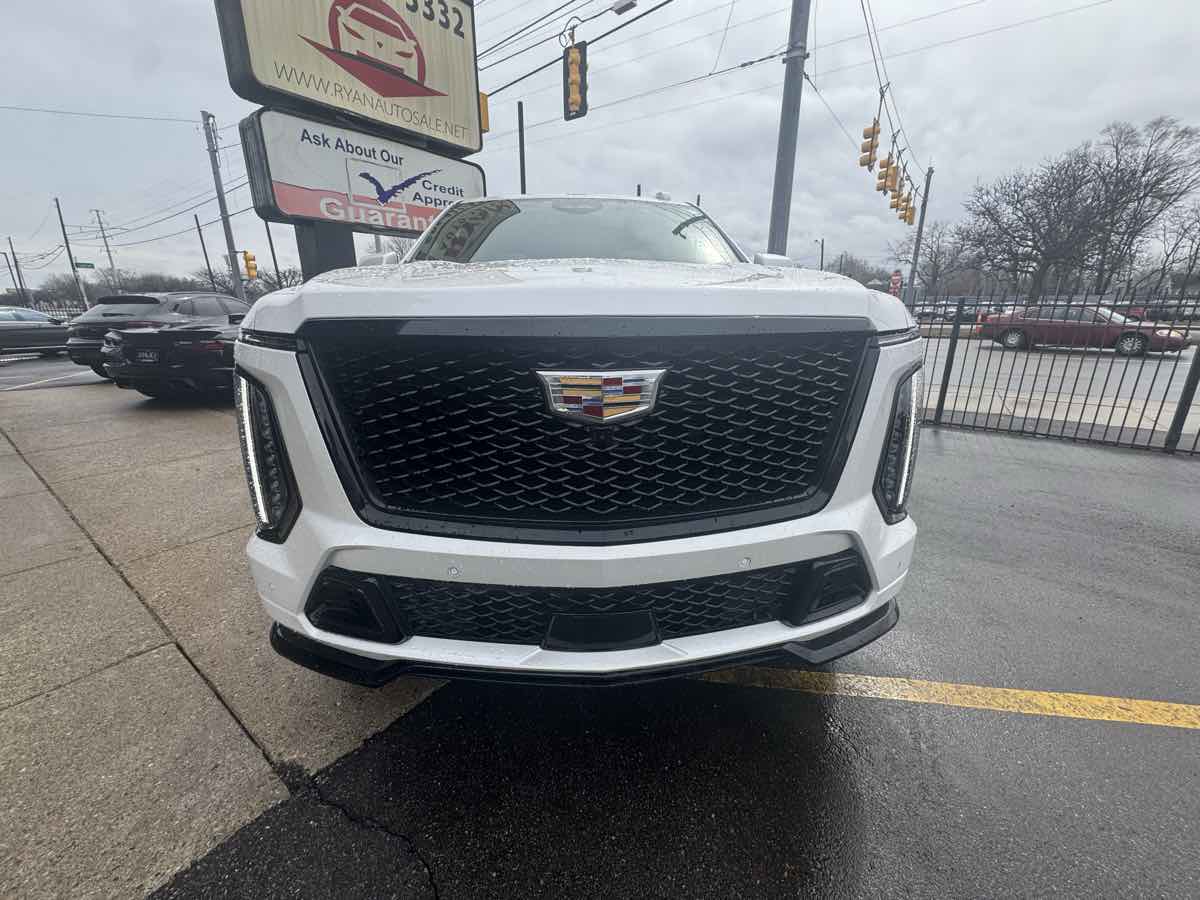 2025 Cadillac Escalade ESV V-Series - Photo 3
