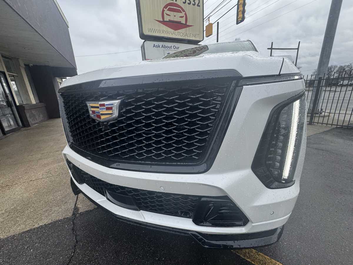 2025 Cadillac Escalade ESV V-Series - Photo 10