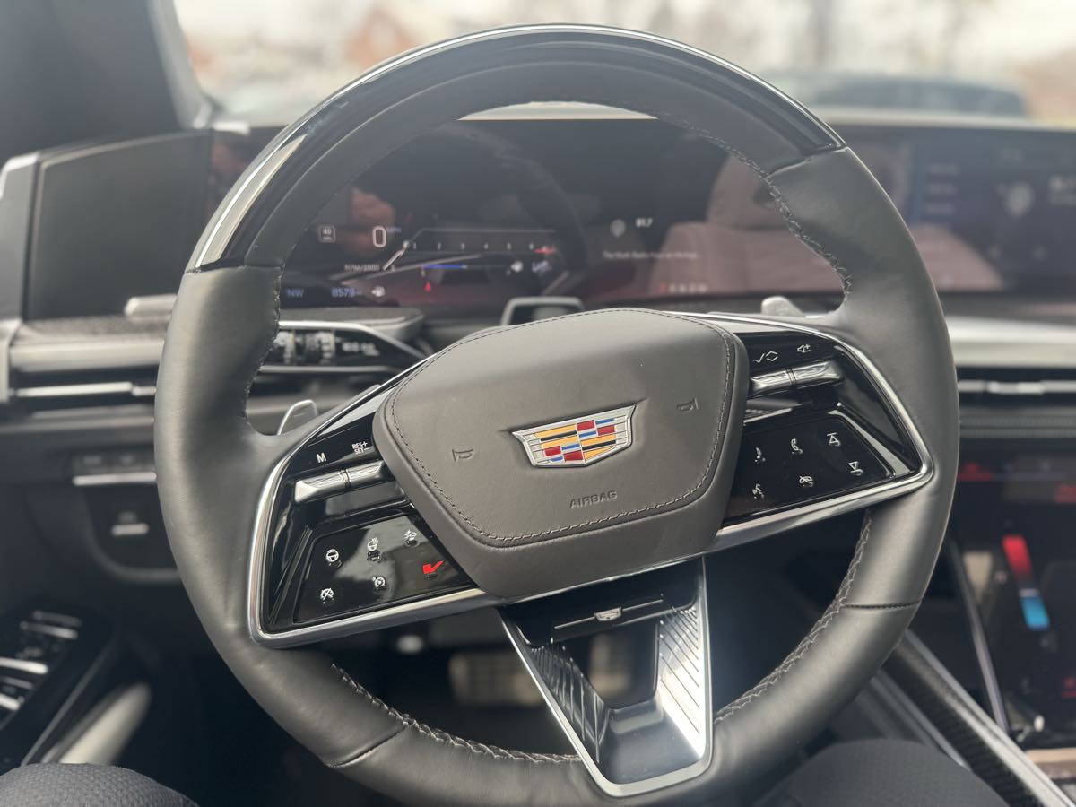 2025 Cadillac Escalade ESV V-Series - Photo 17
