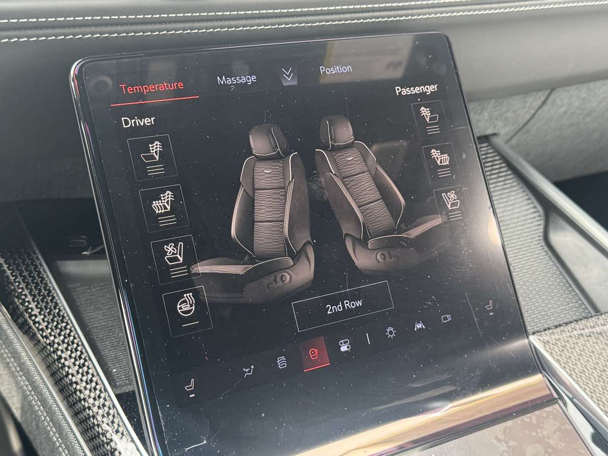 2025 Cadillac Escalade ESV V-Series - Photo 25